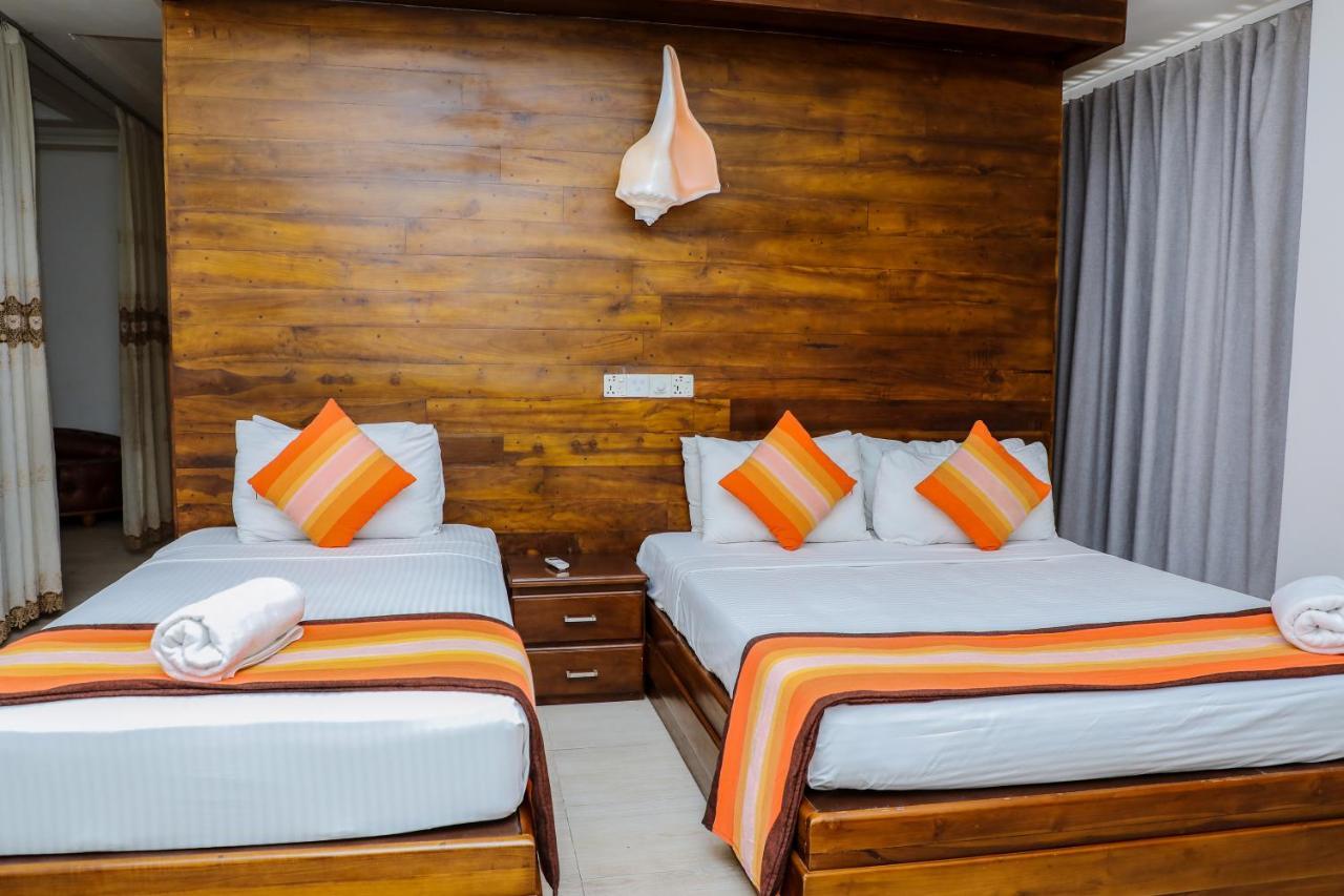 The Valampuri Hotell Jaffna Exteriör bild