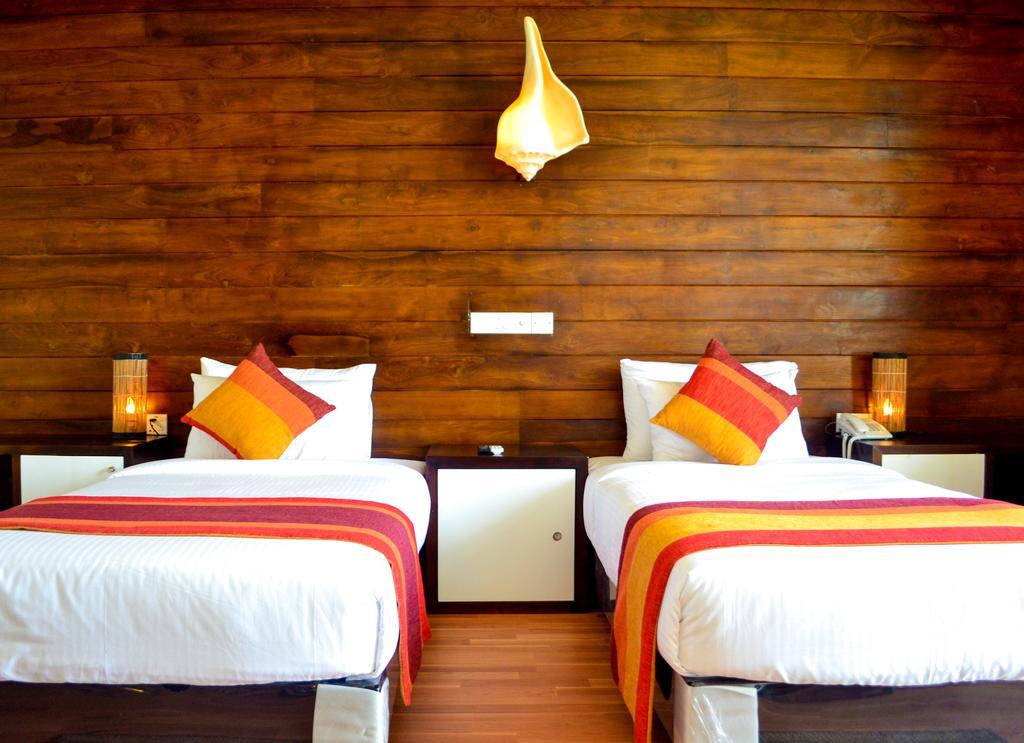 The Valampuri Hotell Jaffna Exteriör bild