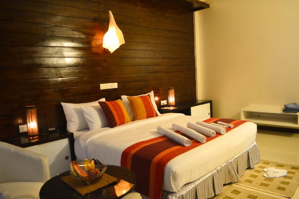 The Valampuri Hotell Jaffna Rum bild