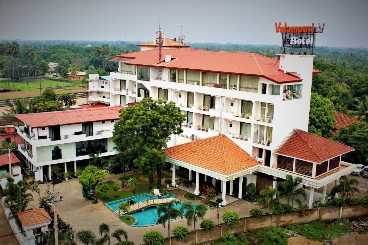 The Valampuri Hotell Jaffna Exteriör bild