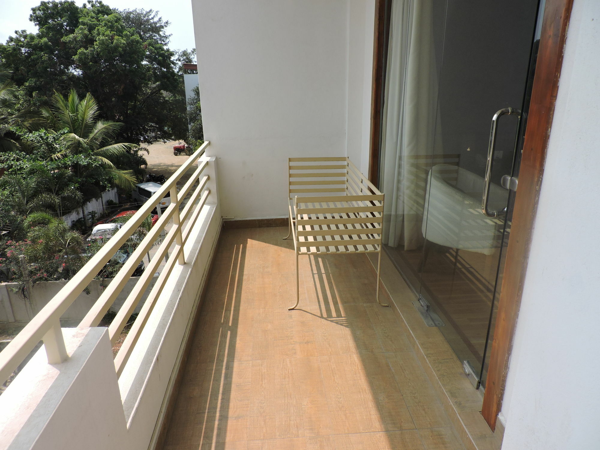 The Valampuri Hotell Jaffna Exteriör bild